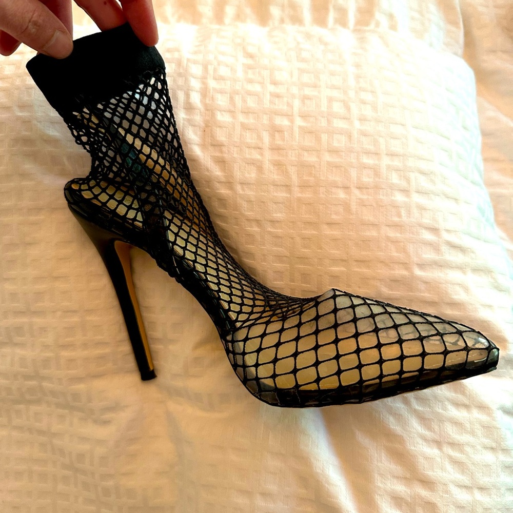 Mesh sock heels